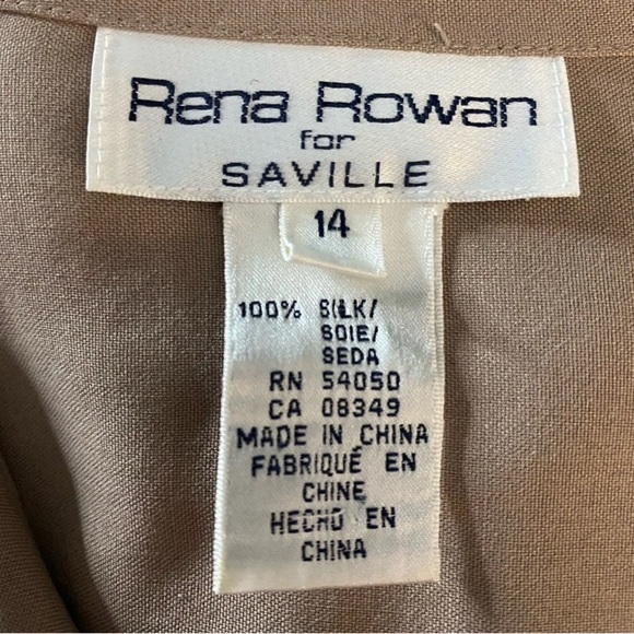 Vintage Rena Rowan for Saville 100% Silk Tan Blouse Women’s 14 Preppy Minimalist - Picture 3 of 7